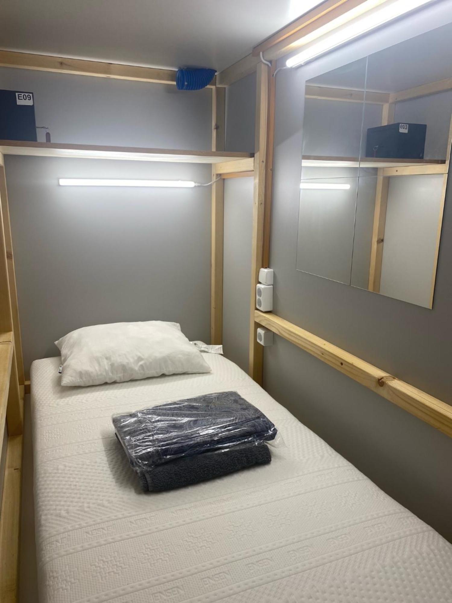 Capsule Hostel Logistic วิลนีอุส ภายนอก รูปภาพ